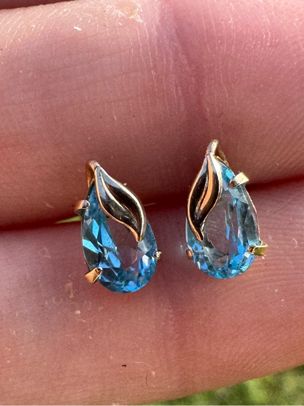 Solid 10k yellow gold genuine blue topaz earrings